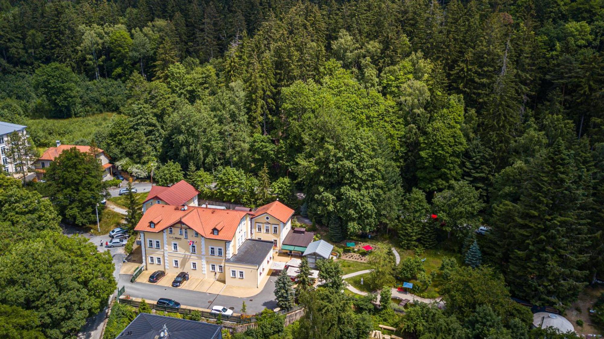 Boutique Hotel Swisshouse 玛丽亚温泉 外观 照片