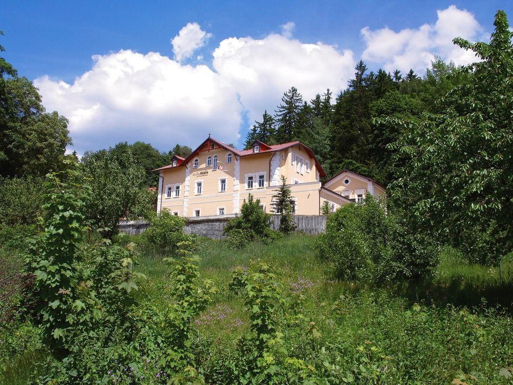 Boutique Hotel Swisshouse 玛丽亚温泉 外观 照片