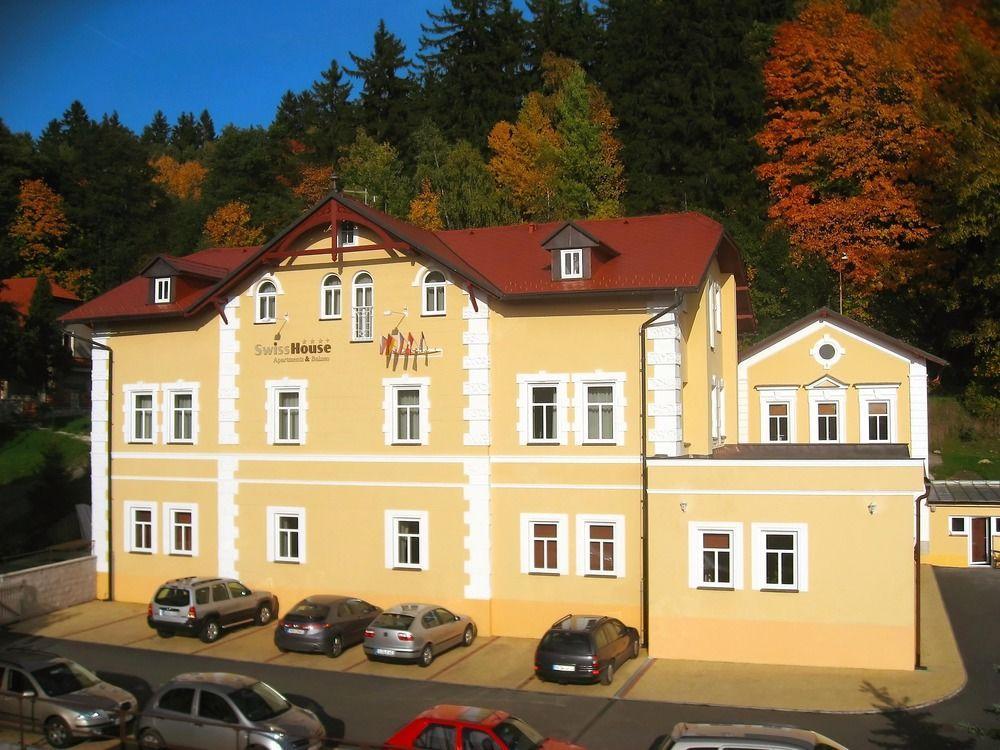 Boutique Hotel Swisshouse 玛丽亚温泉 外观 照片